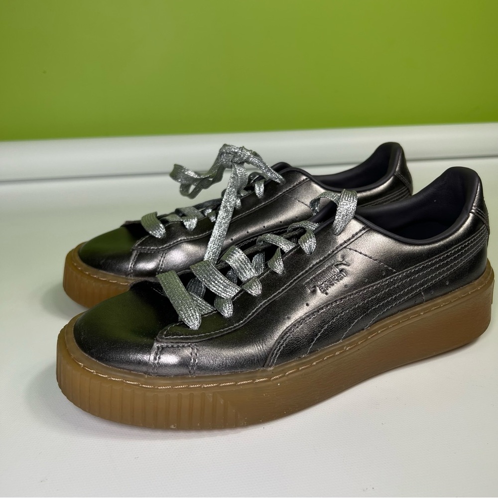 Puma Basket Platform Luxe Leather Shoes Gray silver  Brown size 7.5